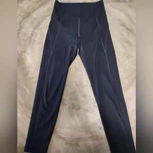 EUC Girlfriend Collective leggings size Small